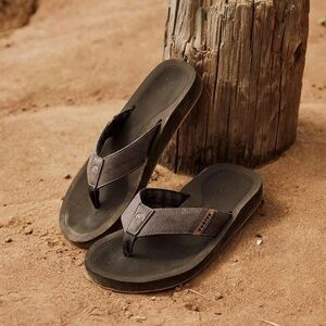 Cobian Men's ARV 2 Trek Sandals NWT